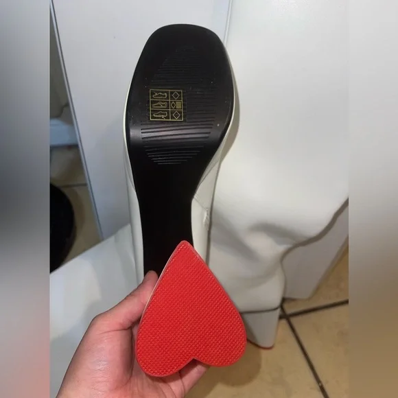 La Moda Heart Boots - Picture 2 of 5